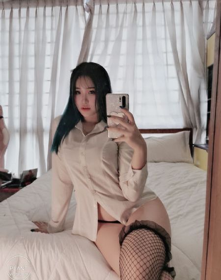 善良的美女秘书