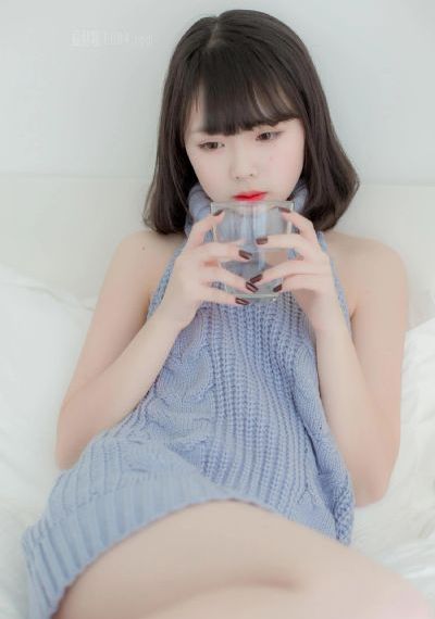 肤如凝脂的安吉拉