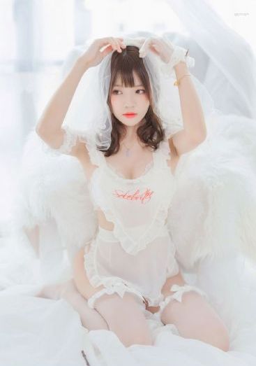 两个男人躁一个女的大片