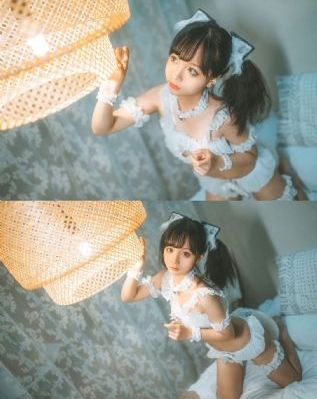 年轻的女教师2中文字